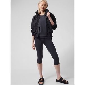 NWT Athleta Accelerate Crop Tight